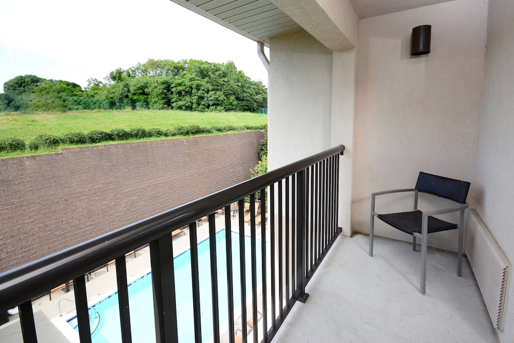 Courtyard Danville 7/32