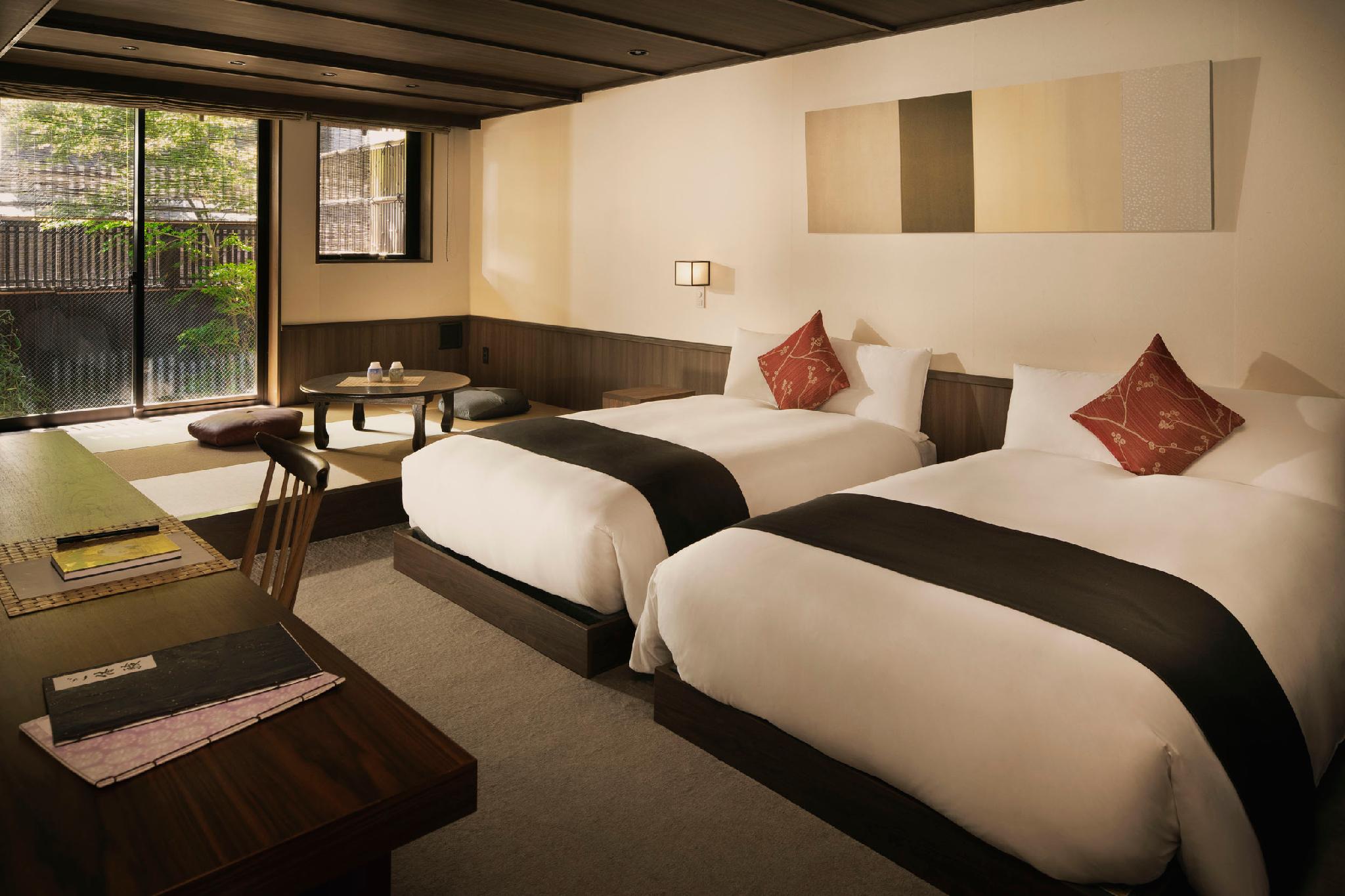Space, Comfortable, Deluxe, Twin Beds