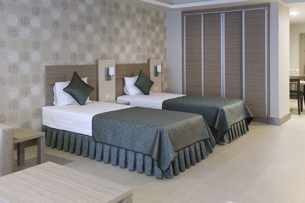 Sen Hotel 12/49