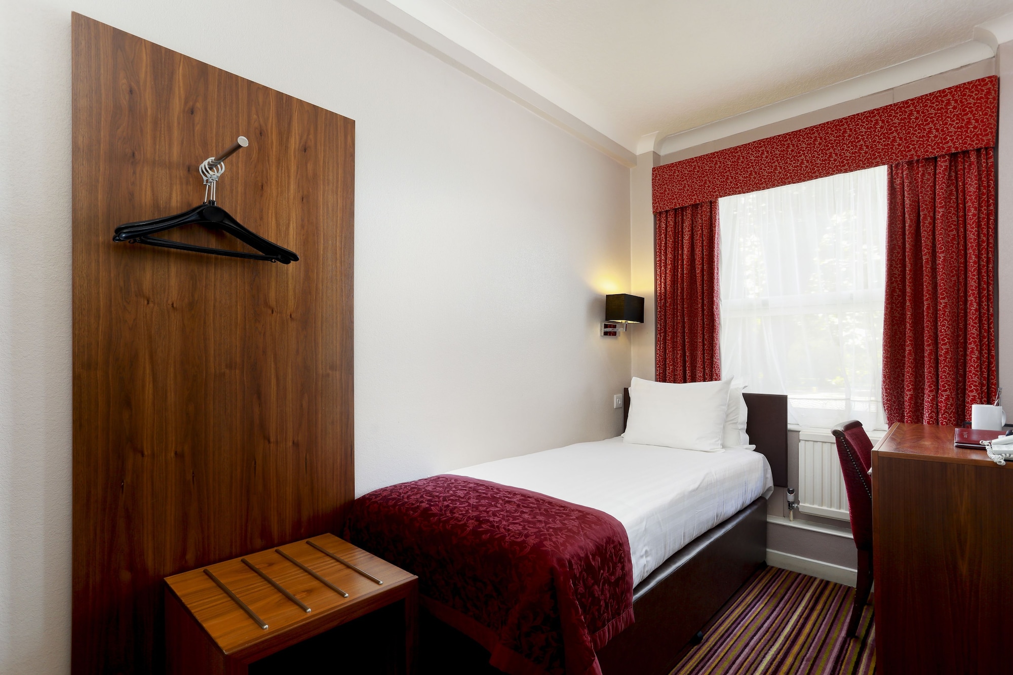 غرفة مفردة، The Victoria Hotel 4/5