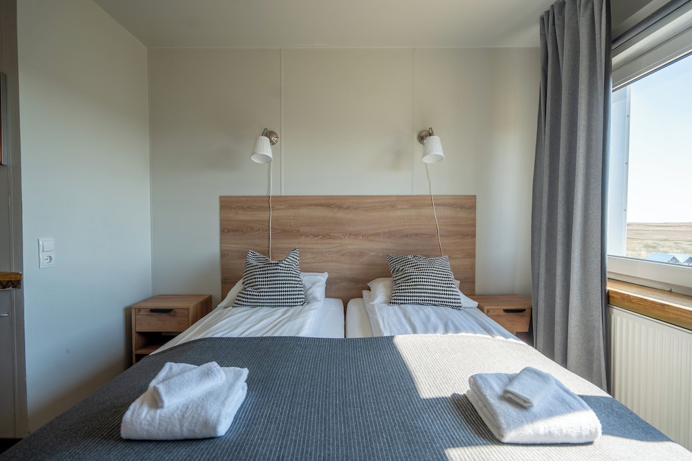 Standard, Twin Beds