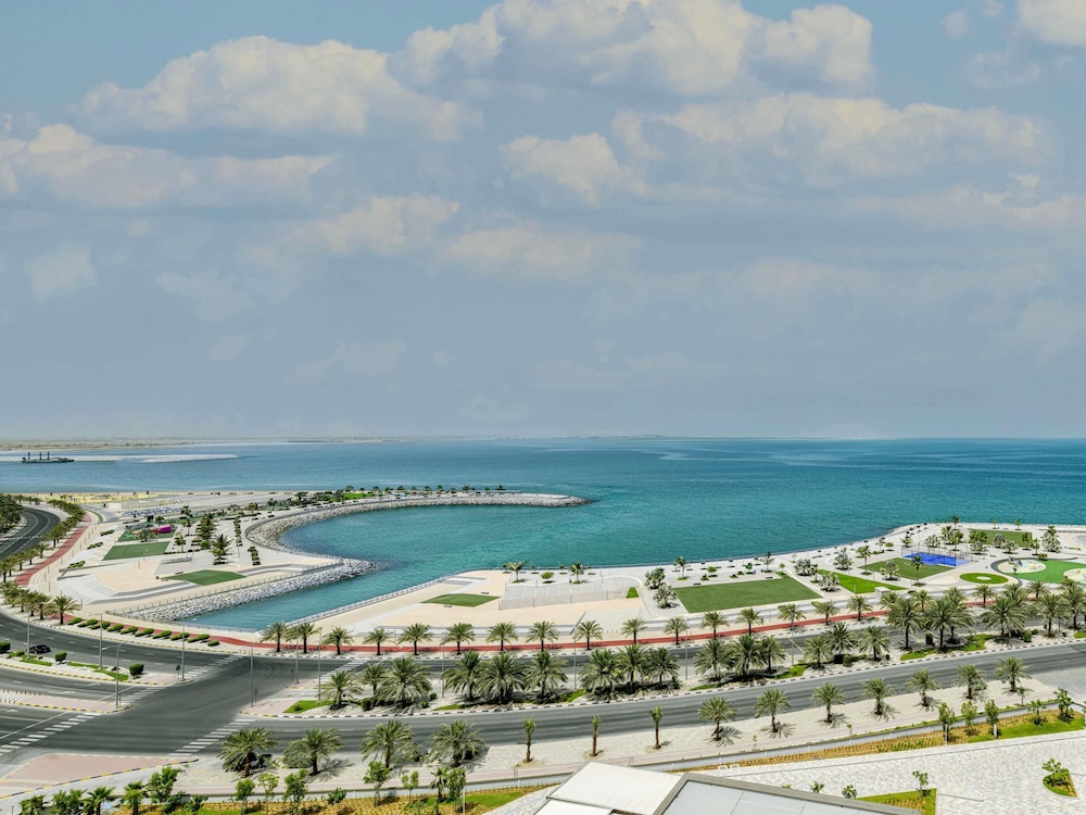 Movenpick Resort Al Marjan Island 40/42
