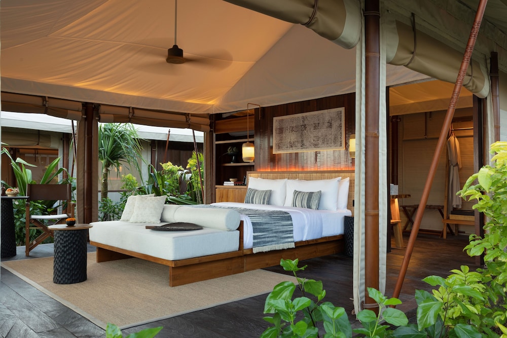 ARNA Suites and Ocean Lounge 10/46