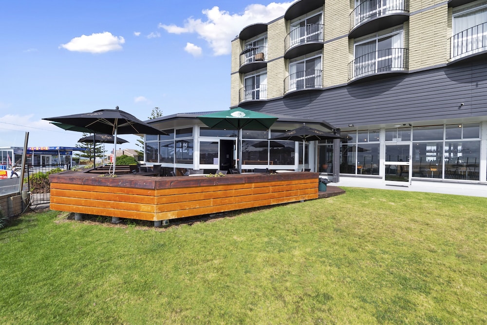 Scamander Beach Resort Hotel 41/49