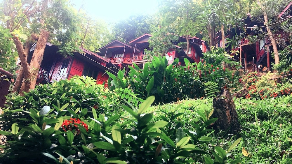 Phi Phi Green Hill Resort 33/34