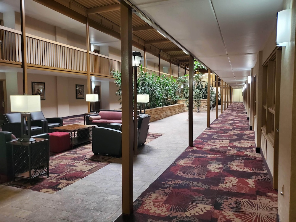 AmericInn by Wyndham Watertown 29/50