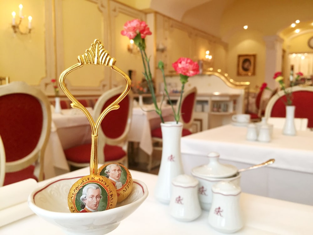 Schlosshotel Romischer Kaiser 28/32