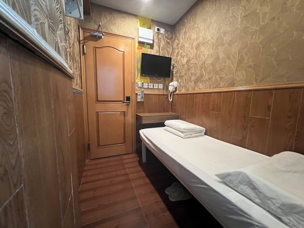 Kowloon New Hostel 26/35