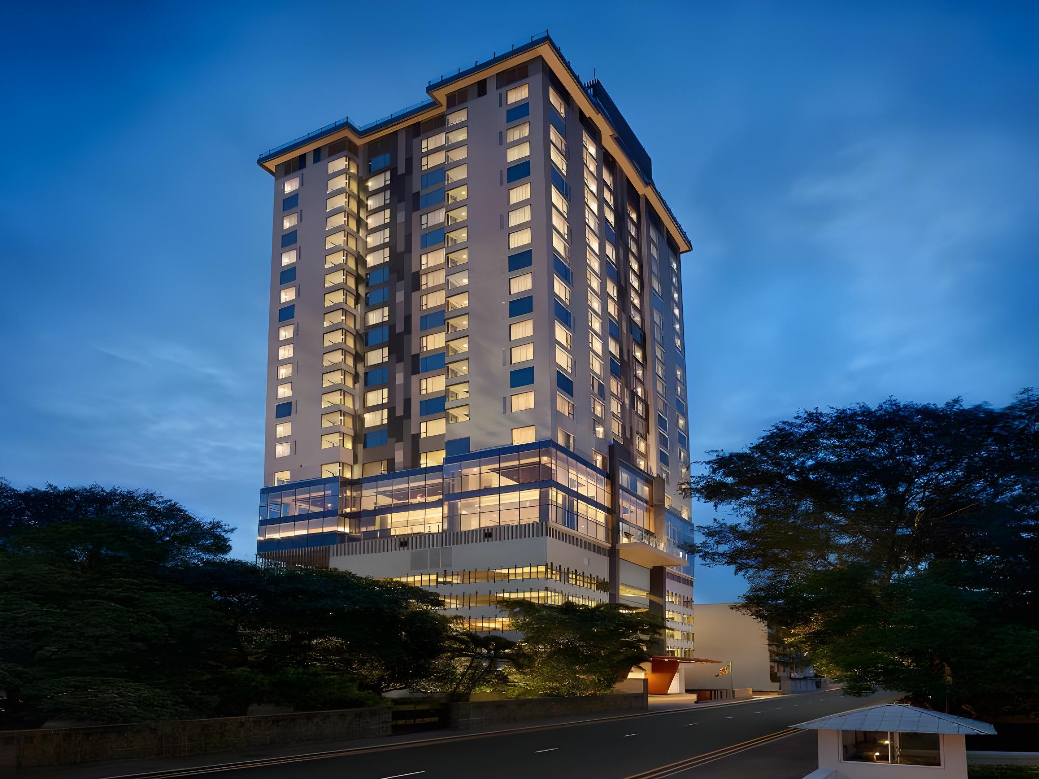 Cinnamon Red Colombo in COLOMBO