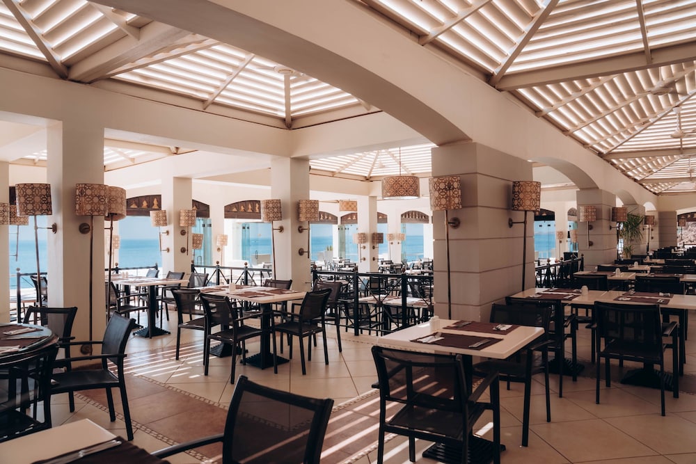 Reef Oasis Beach Resort 63/82