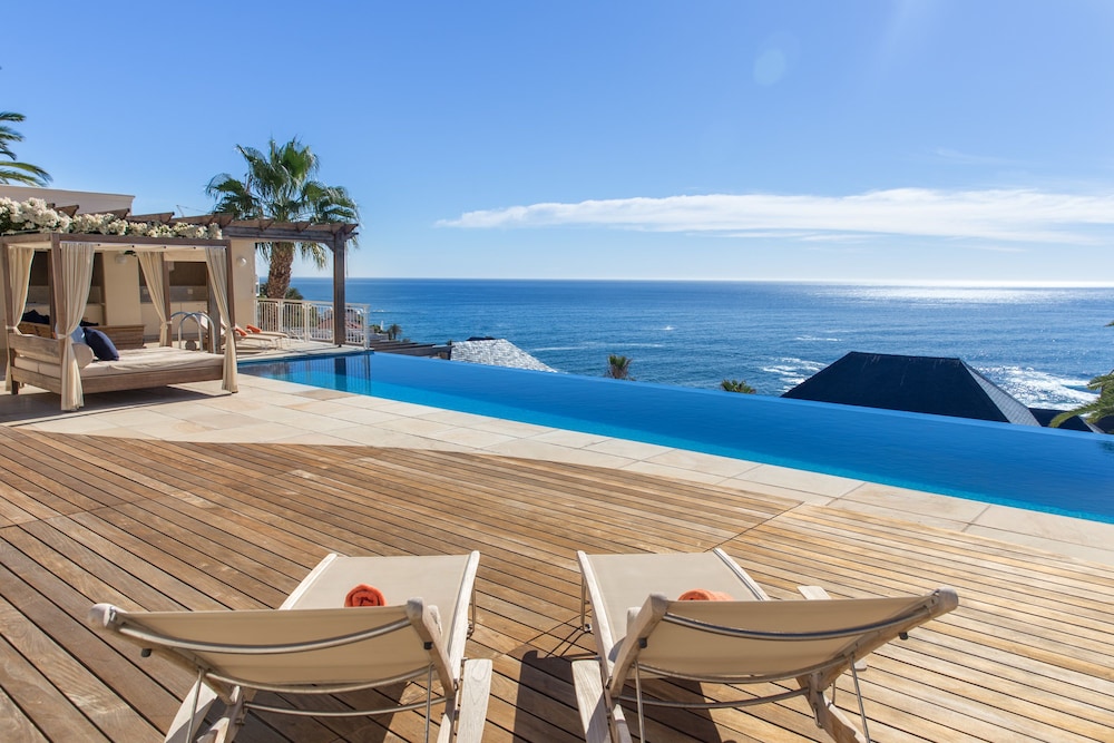 Compass House Boutique Hotel 39/48