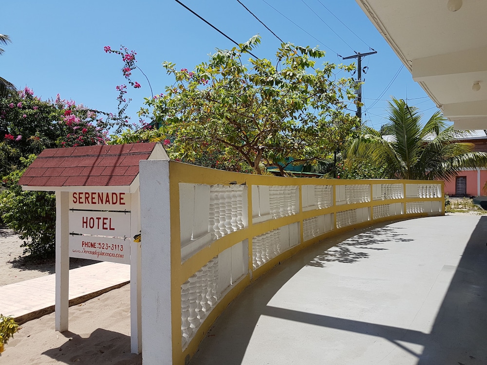 Serenade Hotel 53/65