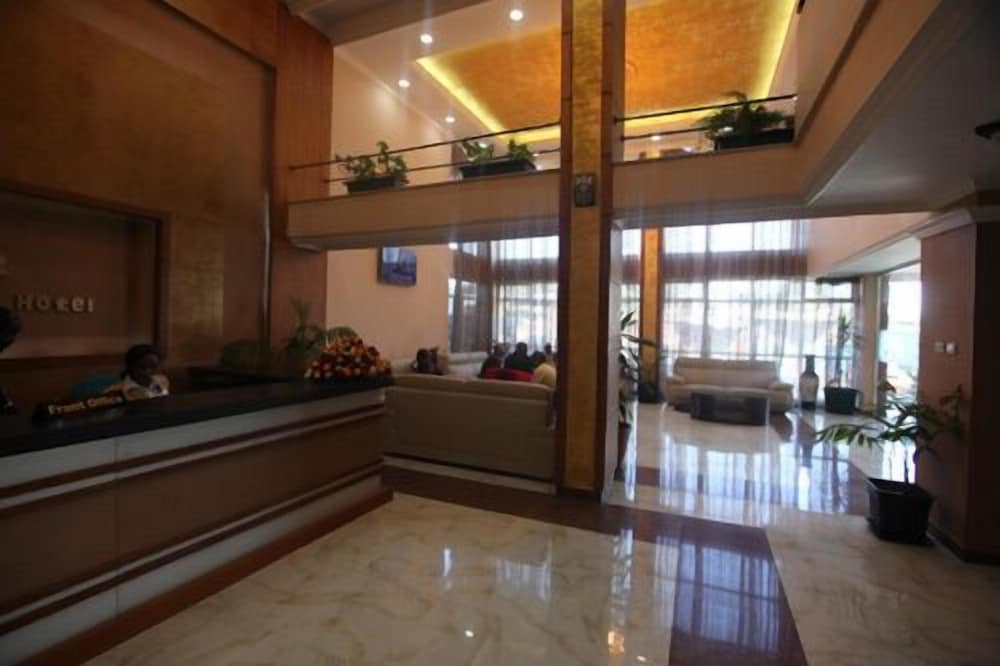 Tirar International Hotel 8/25