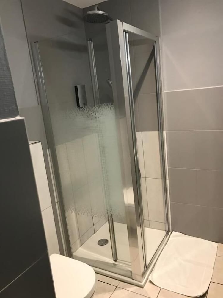 HOTEL LES FRANGINS 9/25