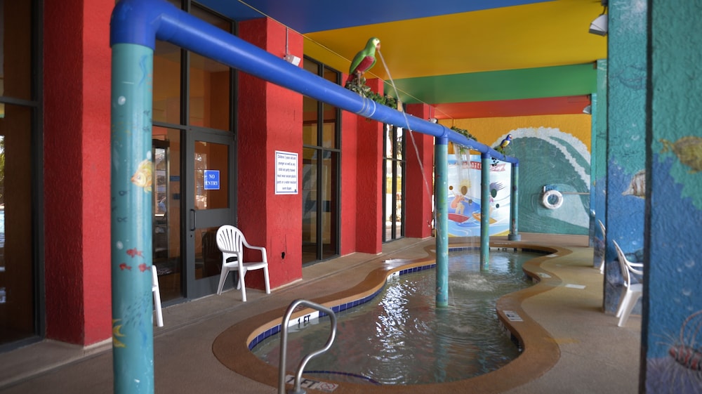 Monterey Bay Suites 32/81
