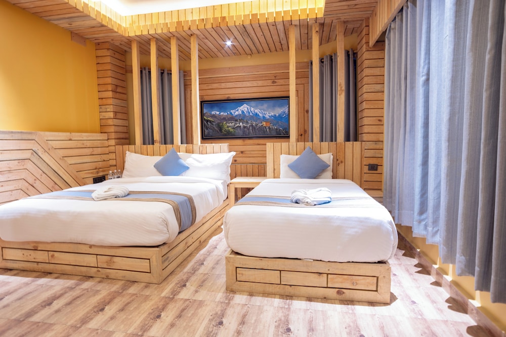 ROOM, TRIPLE