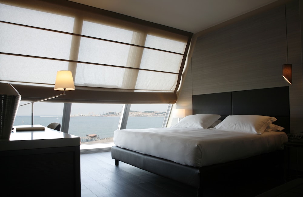 Ego Hotel 20/69