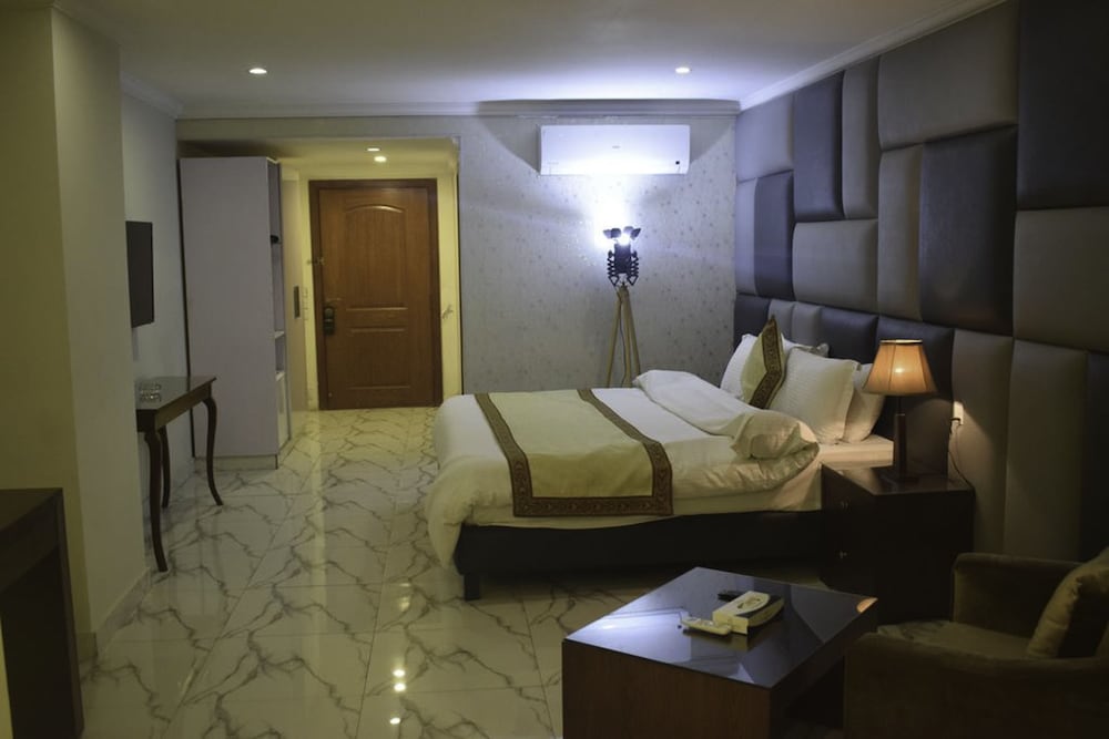 Grand Millennium Hotel Lahore (Local) 22/41