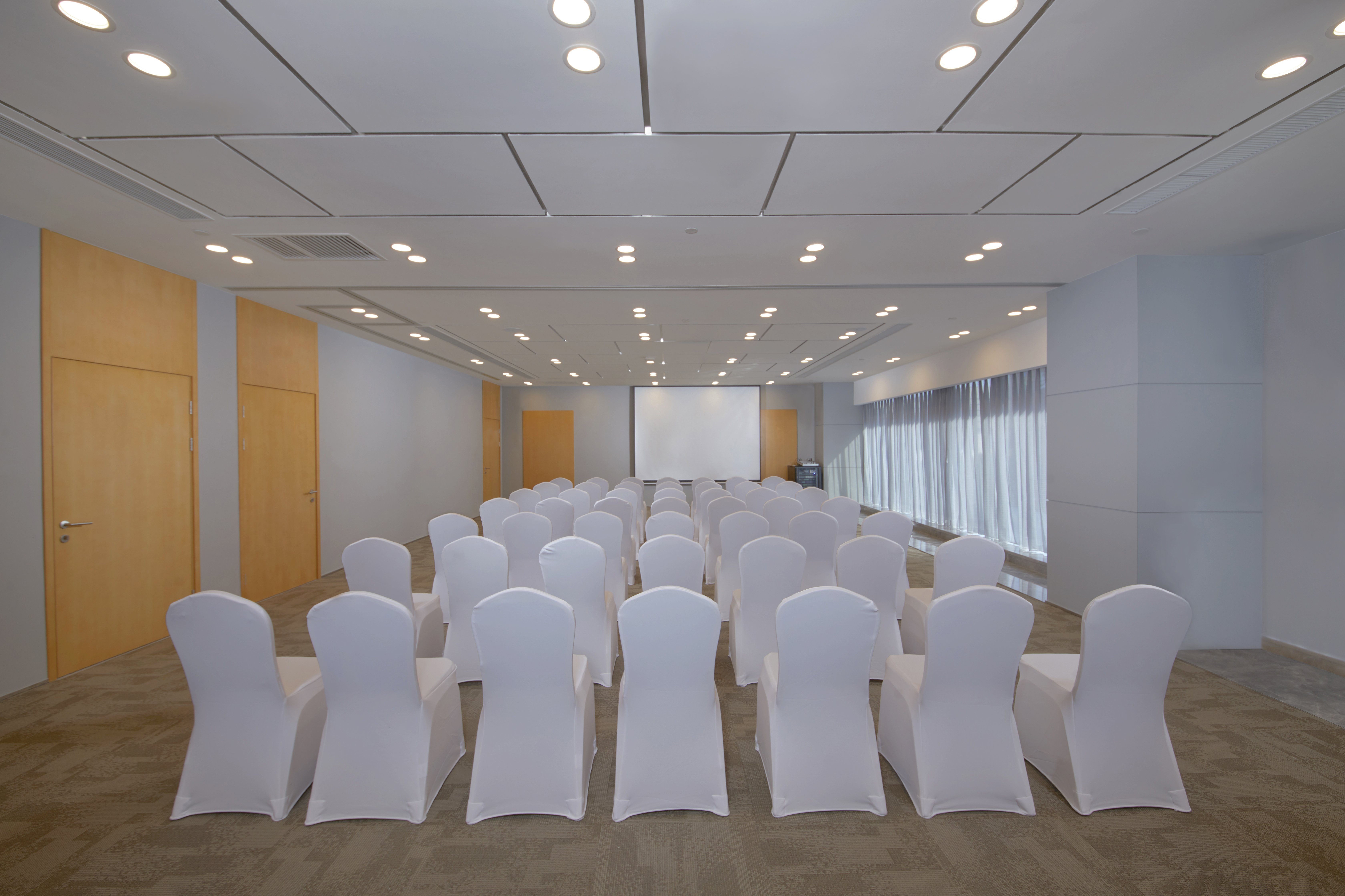 Holiday Inn Express Zhengzhou Zhengdong 61/73