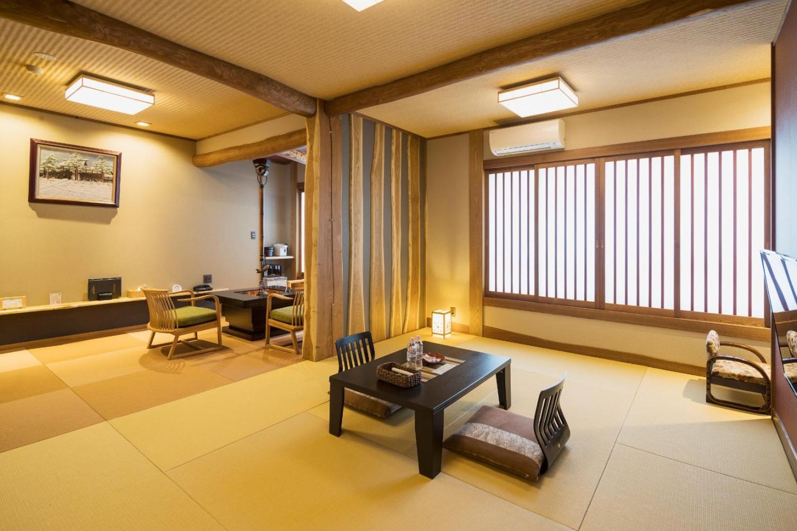 Japanese, Deluxe, 4 Futon Beds