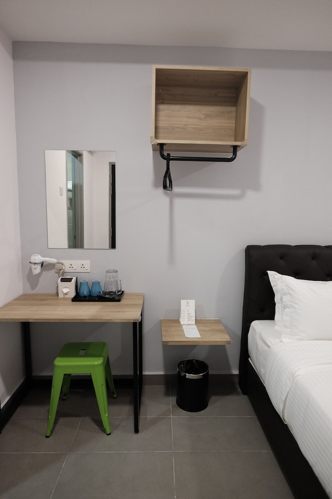 B Lot Hotel 25/51