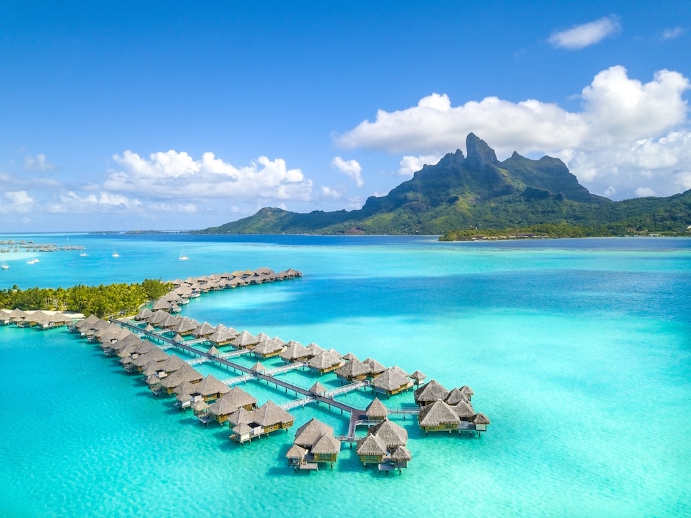 The St Regis Bora Bora Resort 31/84