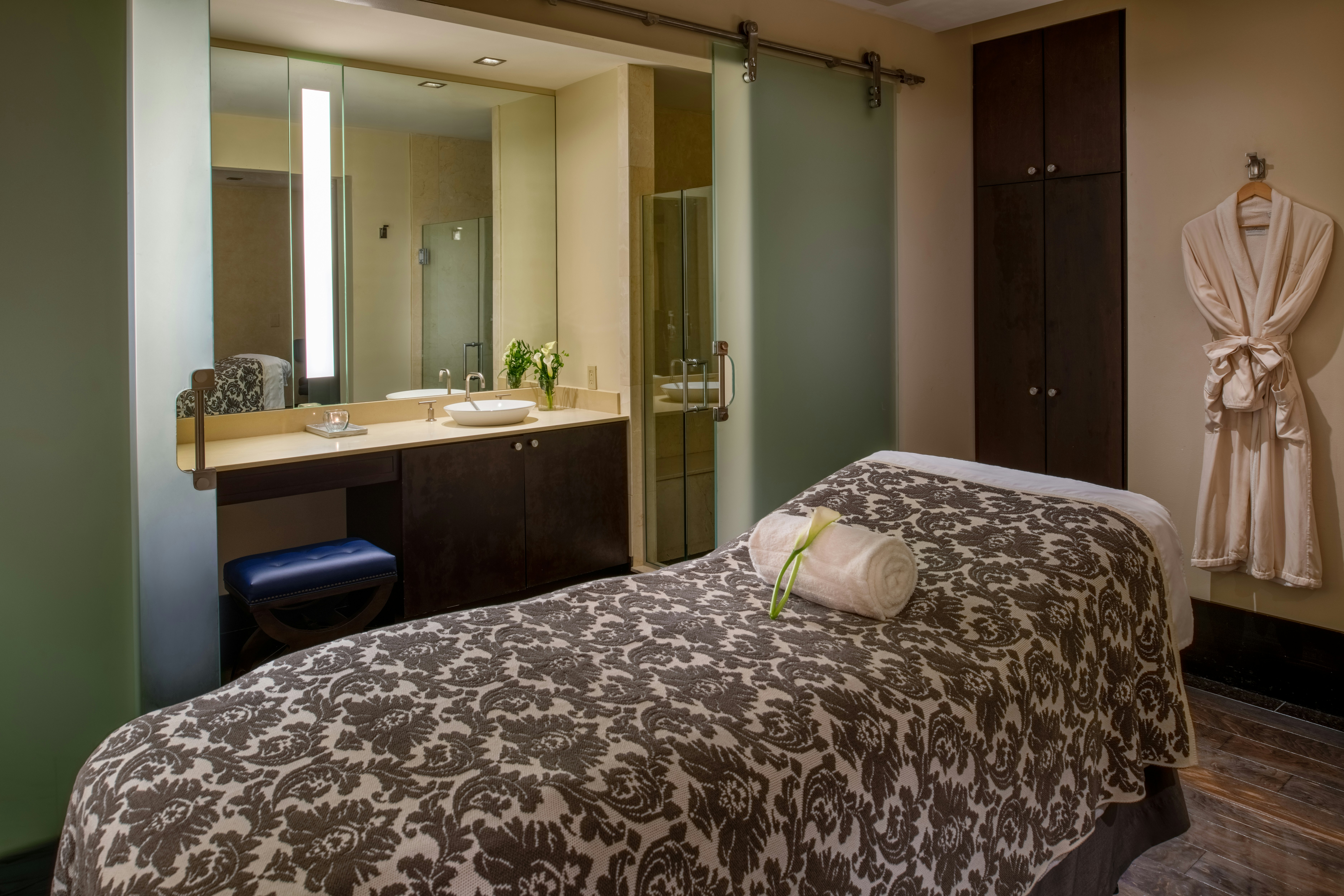 The Roosevelt New Orleans, A Waldorf Astoria Hotel 10/46