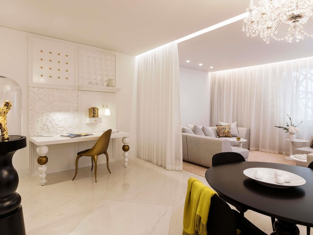 LOFT, SUITE