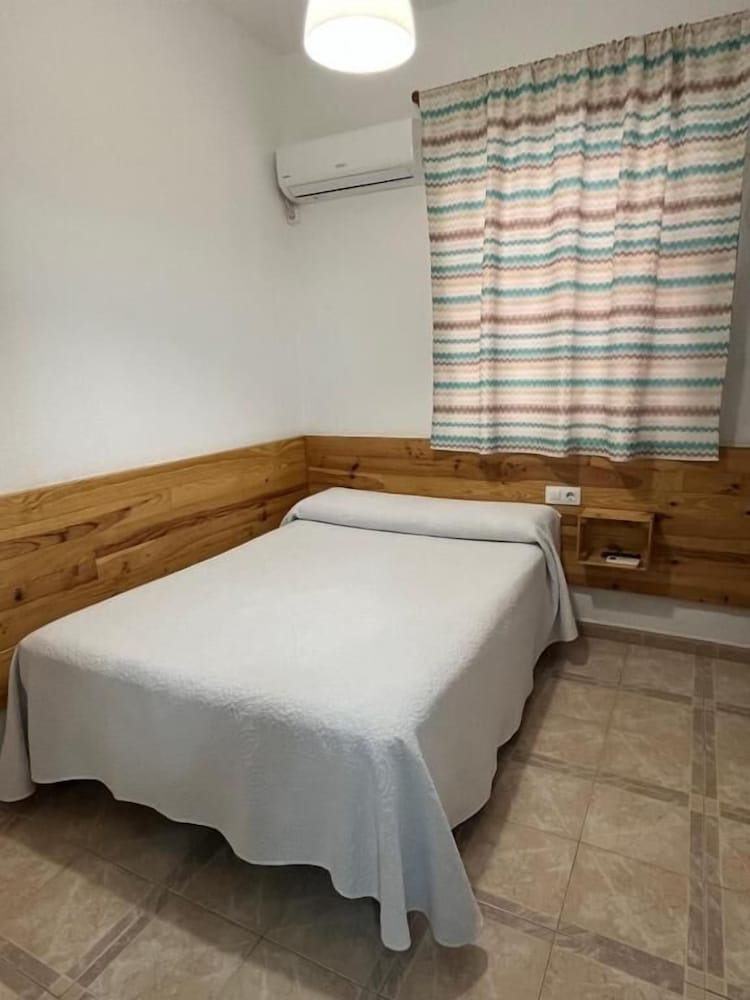 Hostal Barbate 26/50