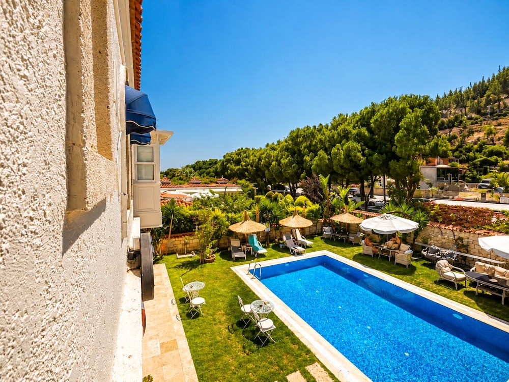 Salbakos Herakleia Boutique Hotel 37/47