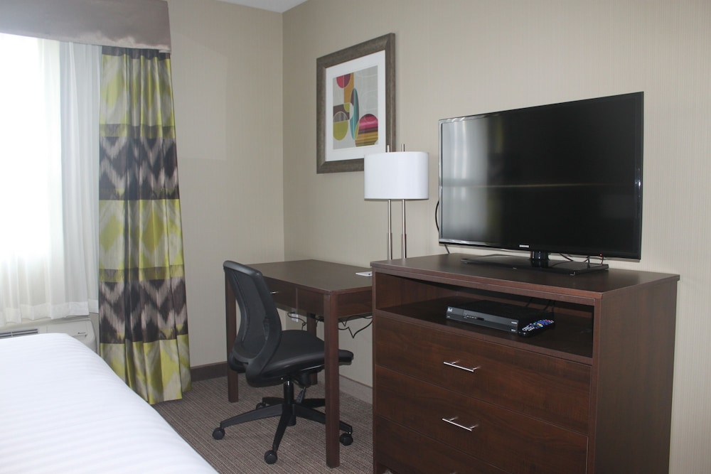 Meridian Inn & Suites 27/32