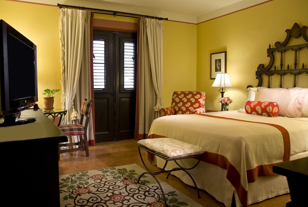 El Convento Hotel 28/75