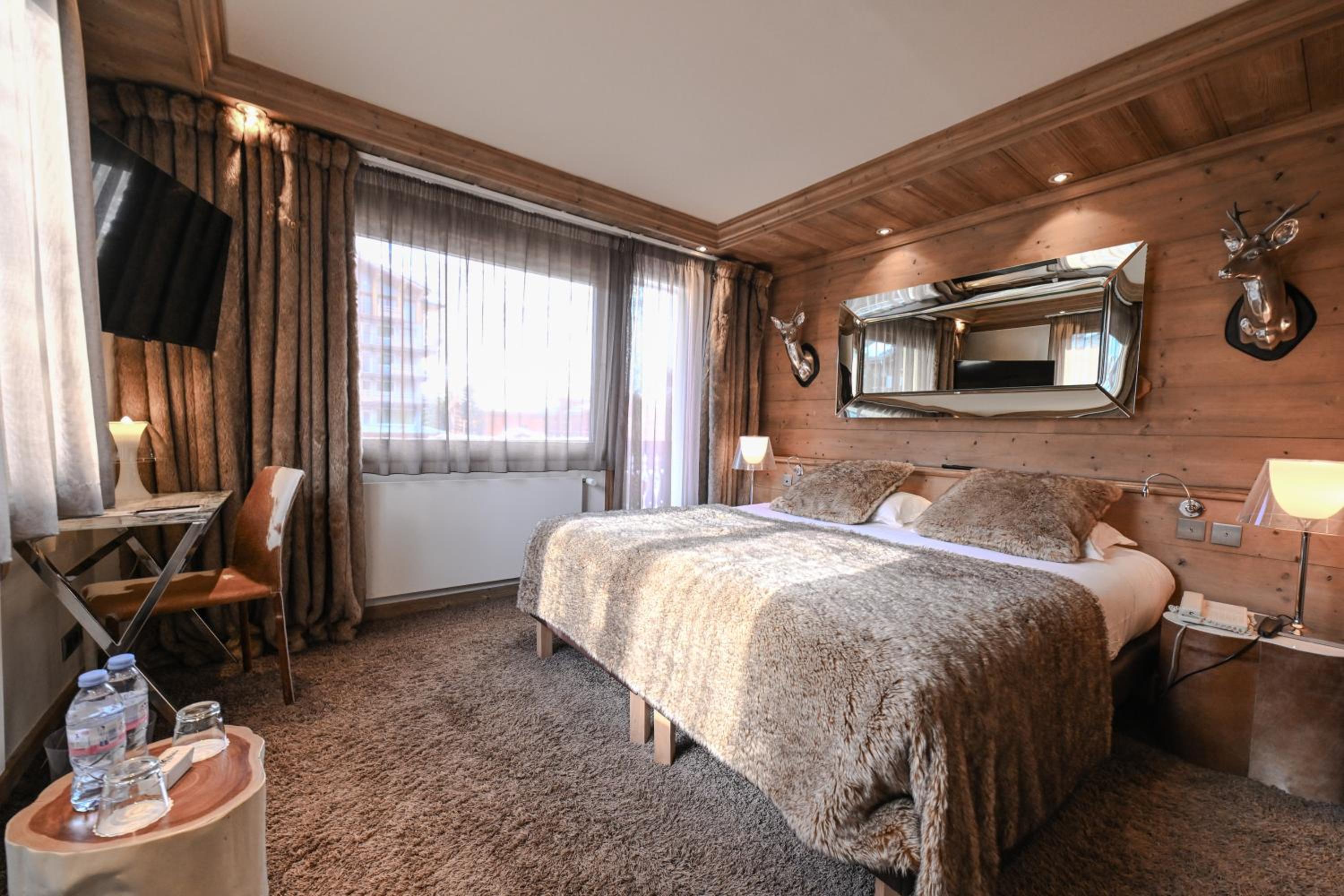 غرفة كلاسيكية بسرير مزدوج بإطلالة على الجبل، Hôtel Tsanteleina 7/10