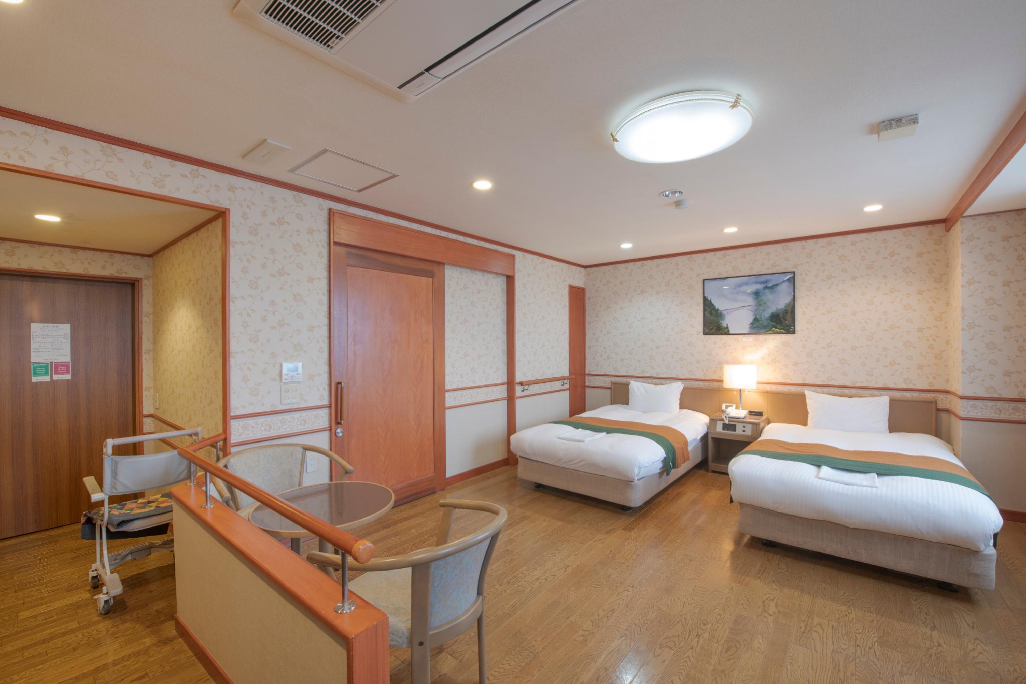 Room, Twin Beds, Smoking, Accessible