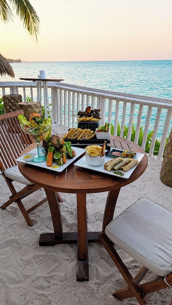 Coral Rock Hotel 34/50
