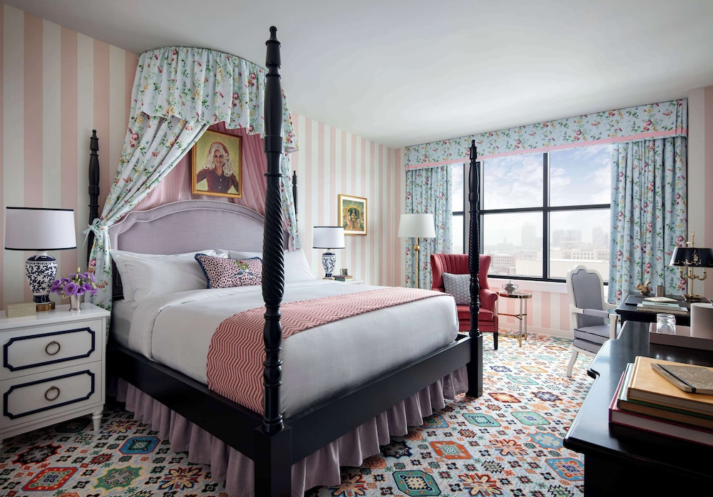 ROOM, KING BED, ACCESSIBLE