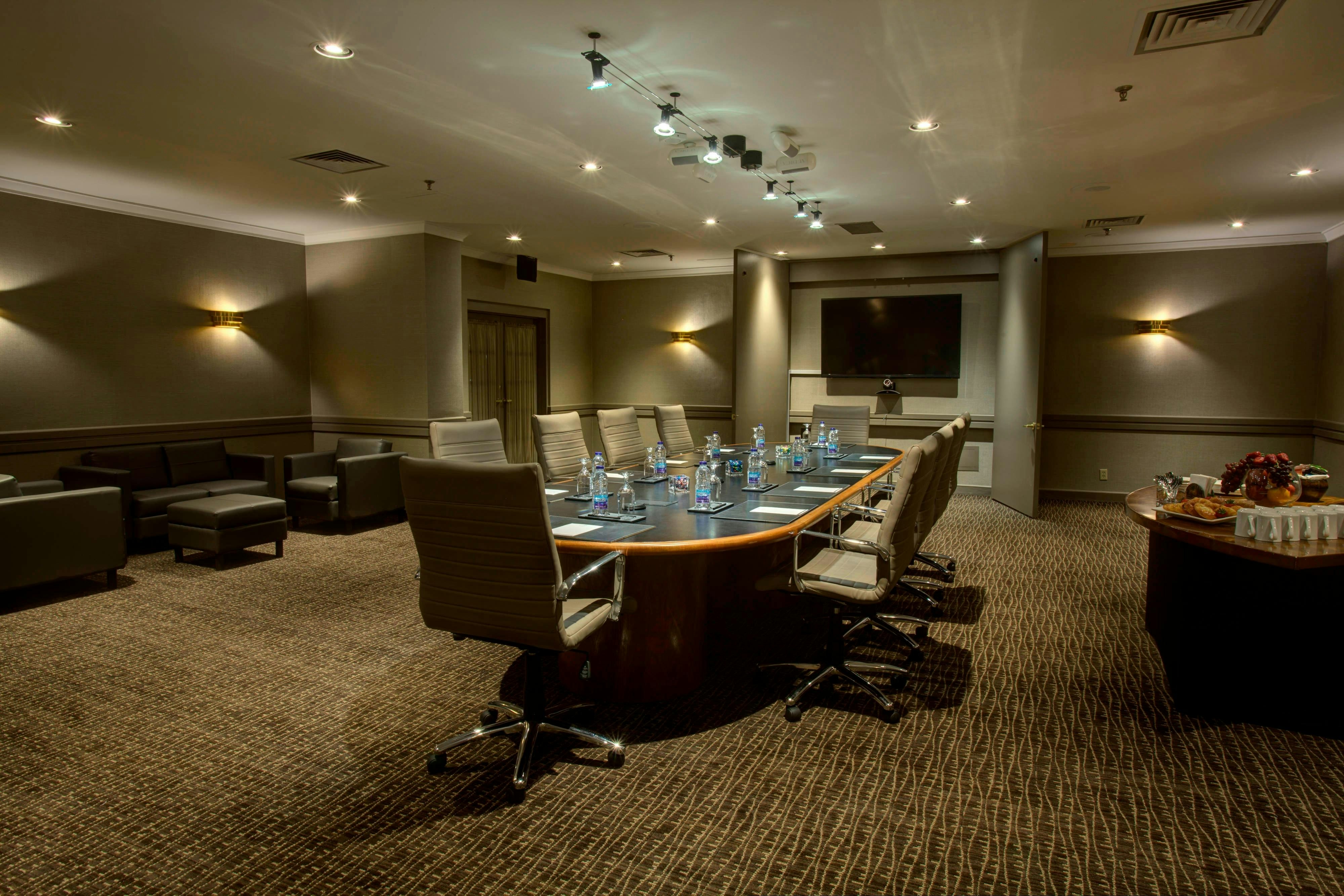 Delta Hotels by Marriott Toronto Airport & Conference Centre 28/32