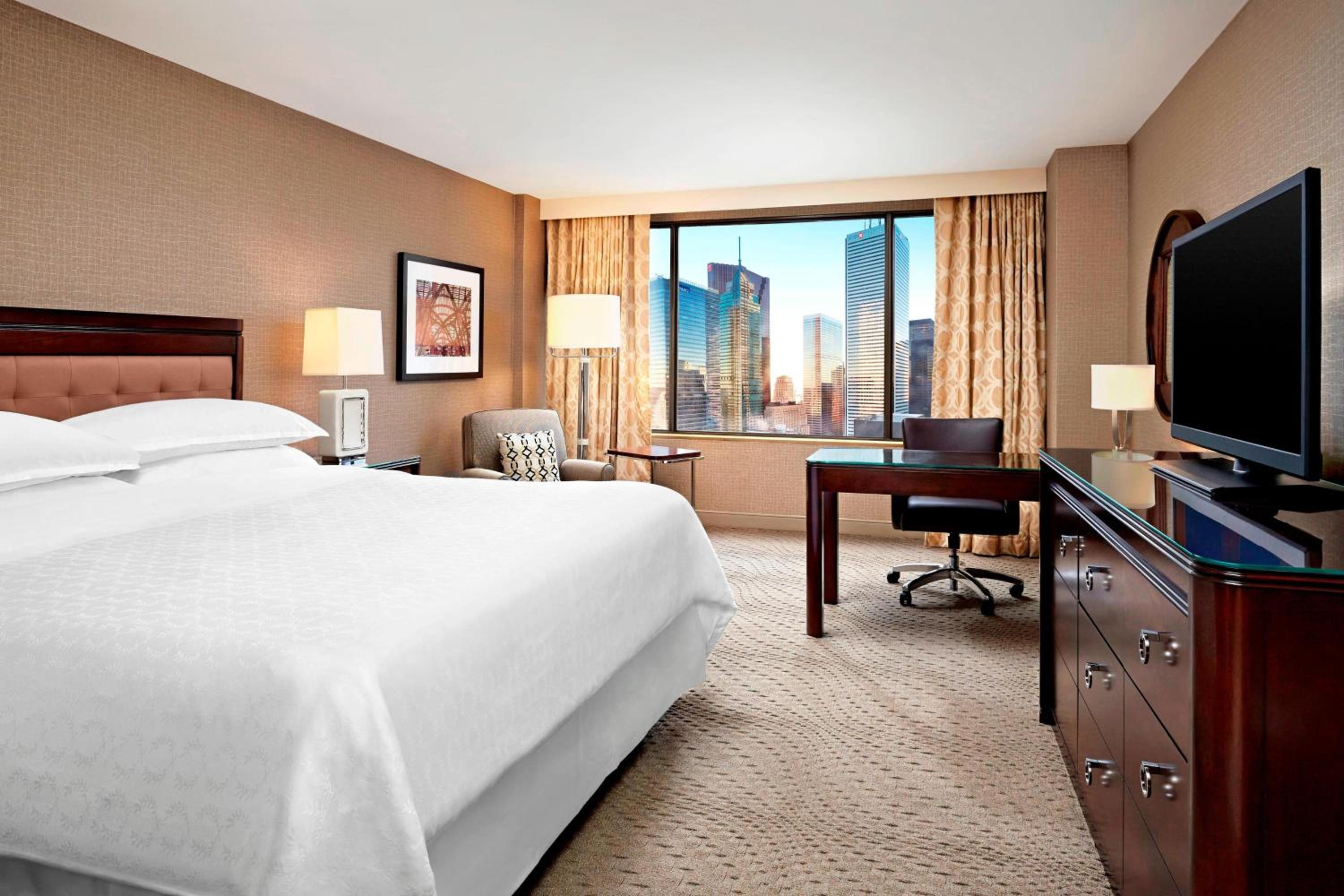 Room at SHERATON CENTRE TORONTO, TORONTO