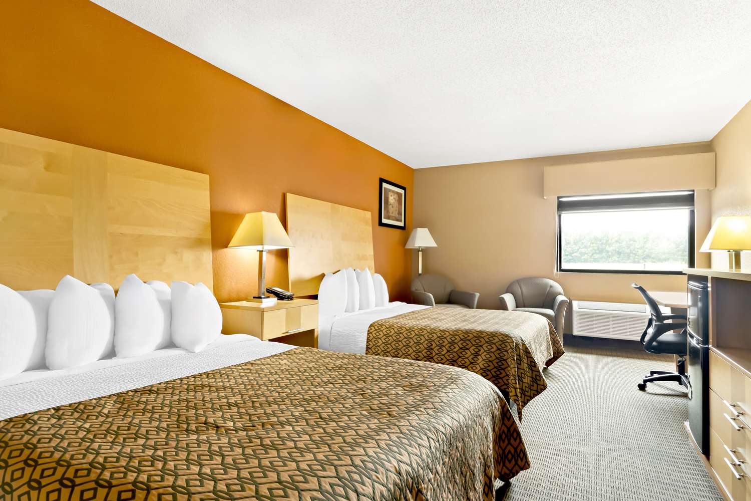 Room, 2 Queen Beds, Bathtub, Accessible