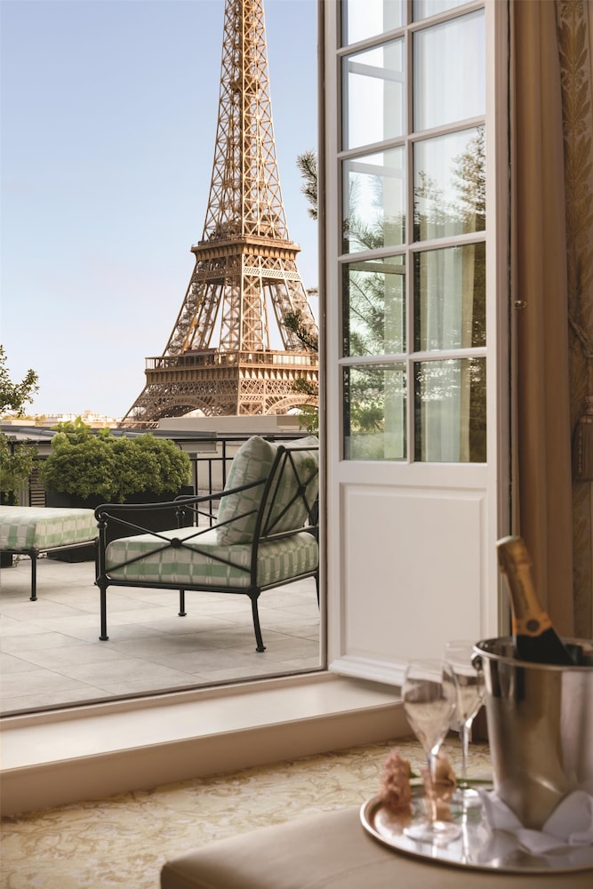 Shangri-La Paris 50/81