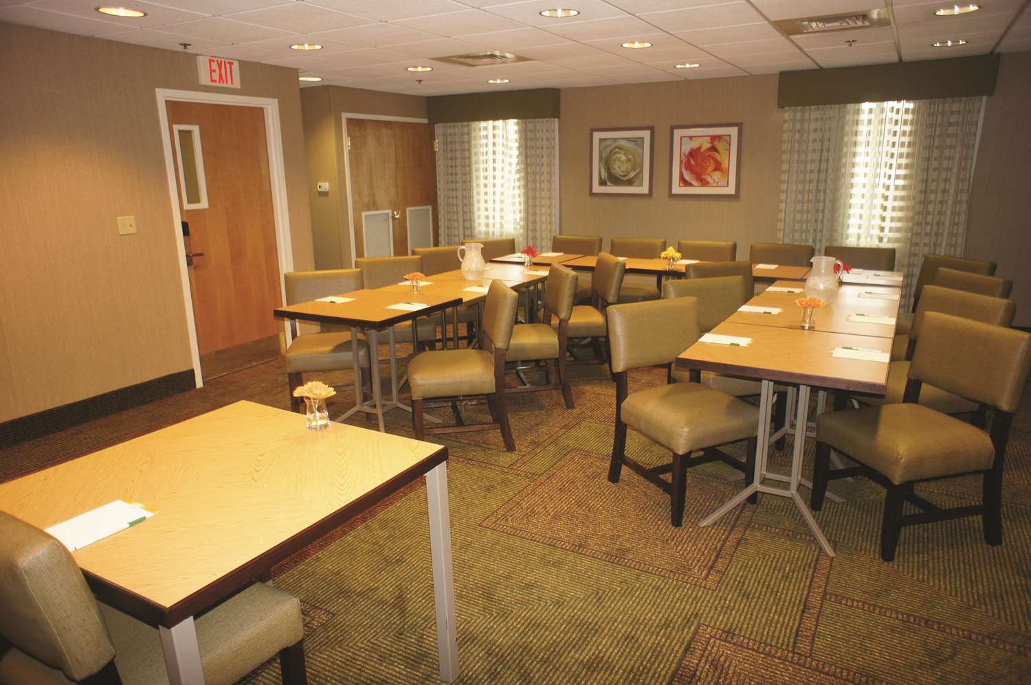 La Quinta Inn & Suites by Wyndham Boston Somerville 42/52