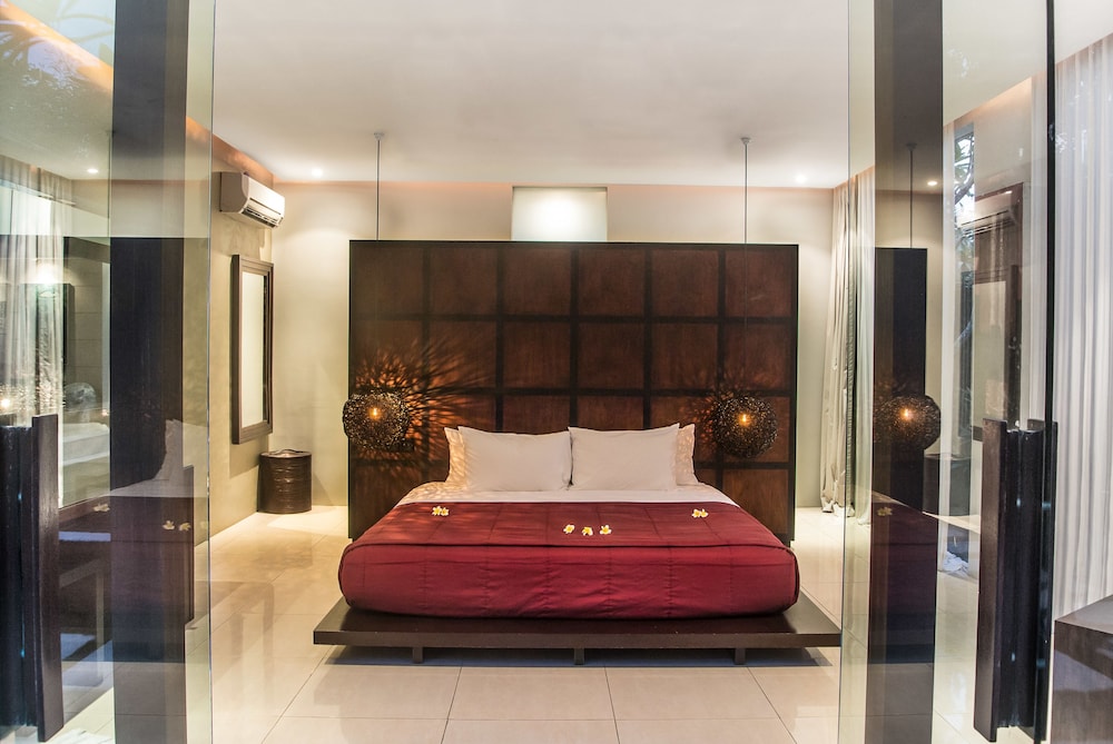 KEMBALI VILLAS 3/50