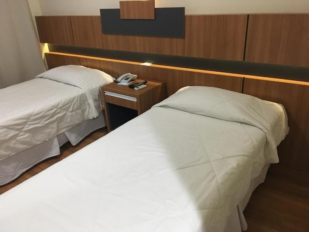 Aero Park Hotel 10/22