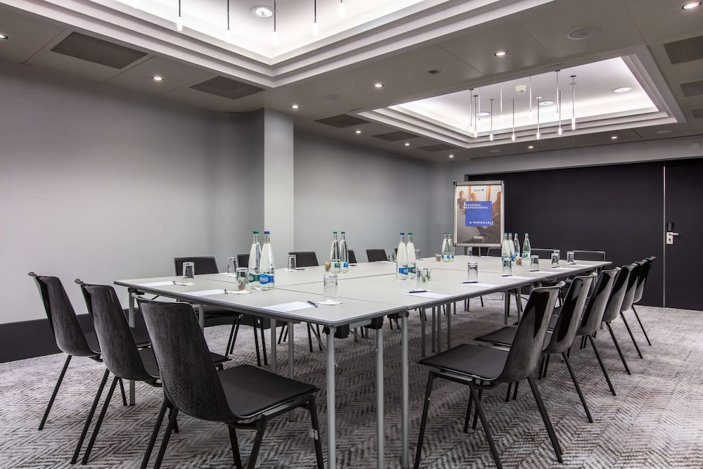 RADISSON BLU HOTEL BASEL 61/74