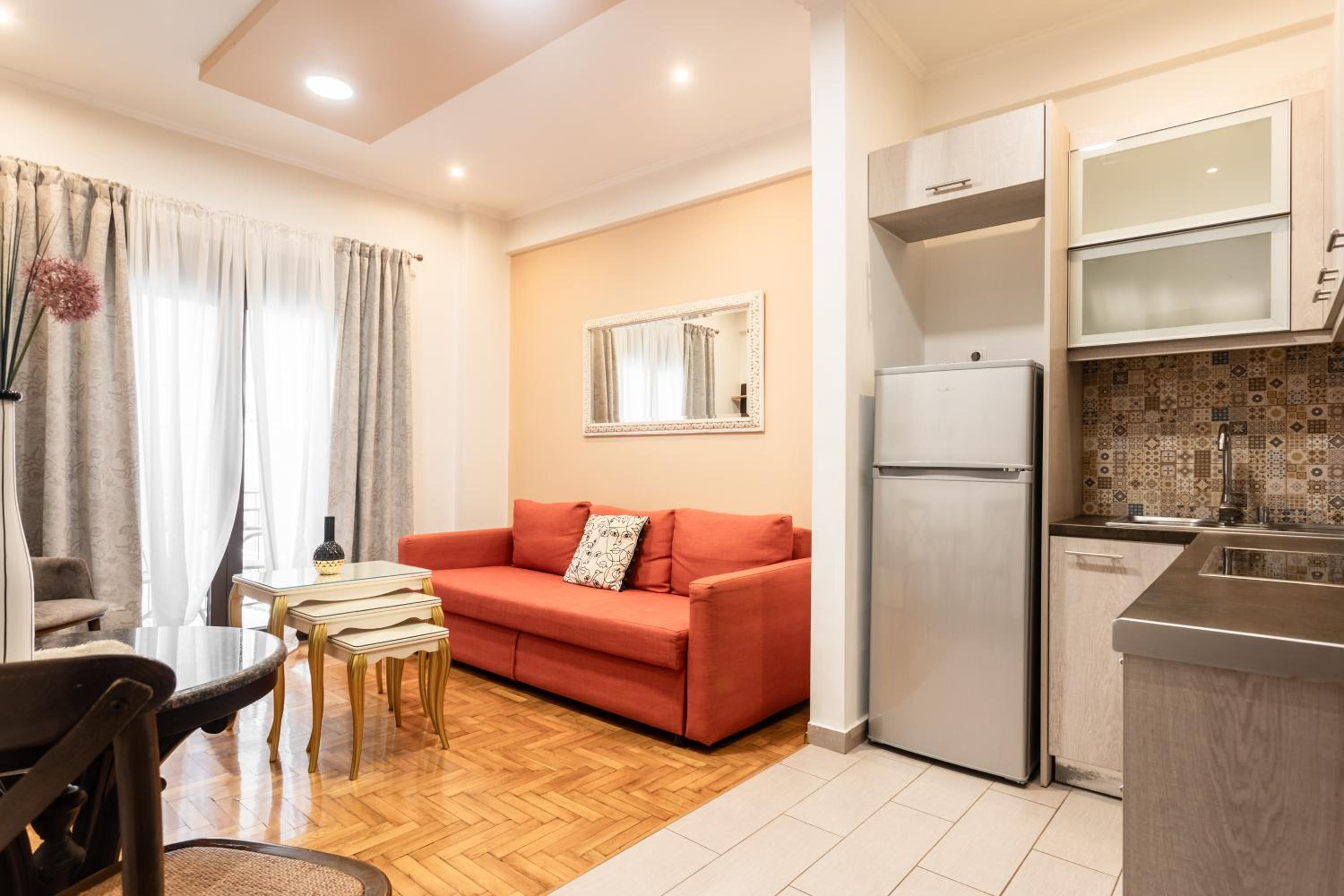 Nicholas Point Apartments and Rooms 7/26
