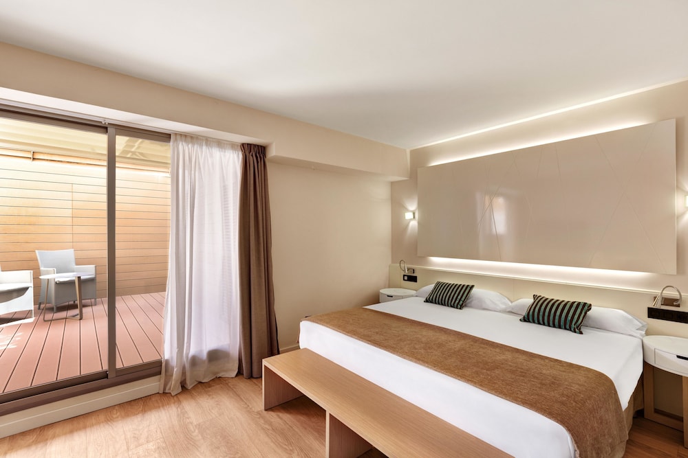 EXECUTIVE, DOUBLE BED, TERRACE