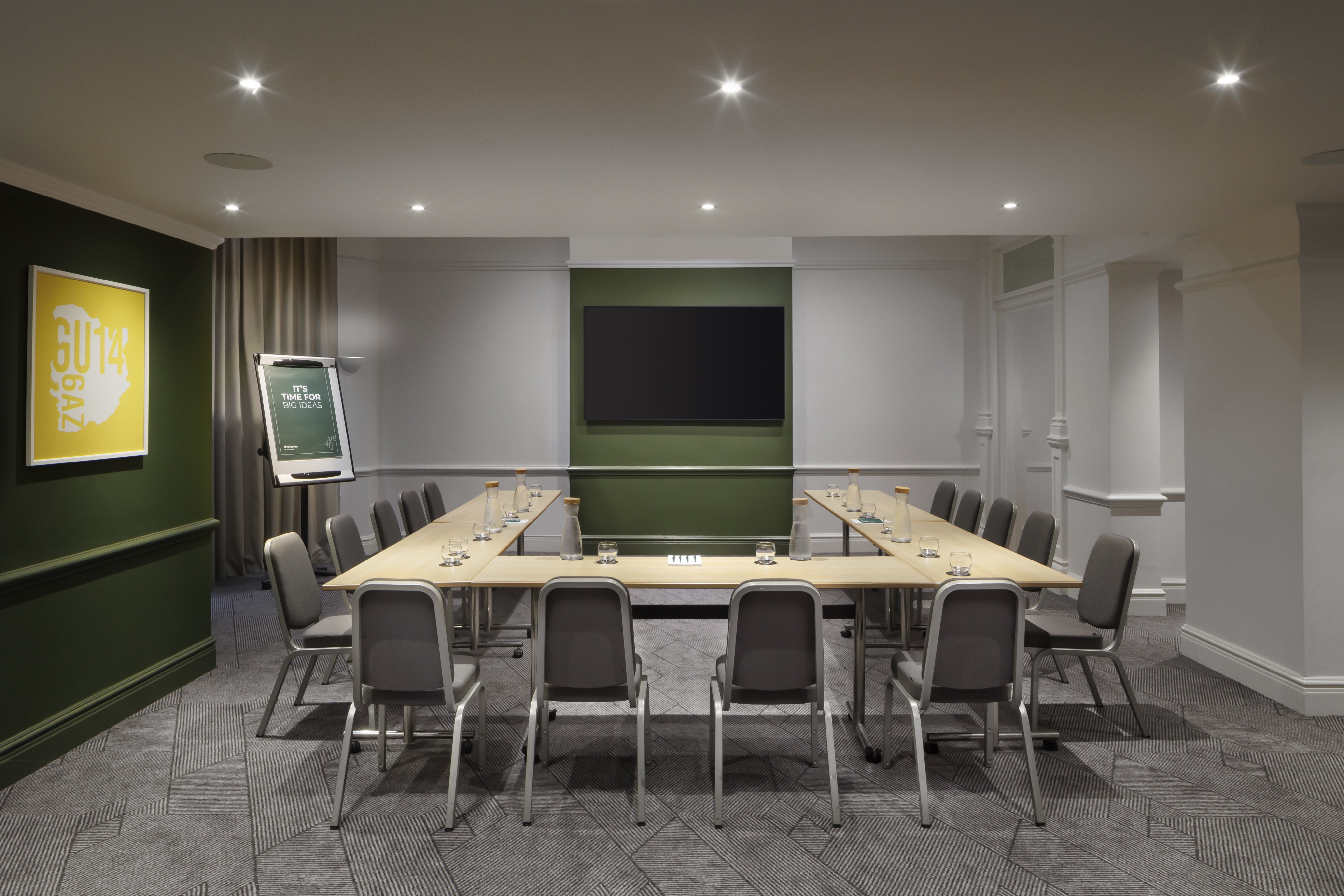 Holiday Inn Farnborough by IHG 59/74