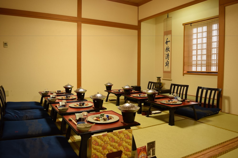 AKITA ONSEN SATOMI 25/33