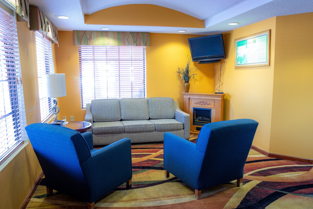 Red Roof Inn & Suites Hinesville 24/37