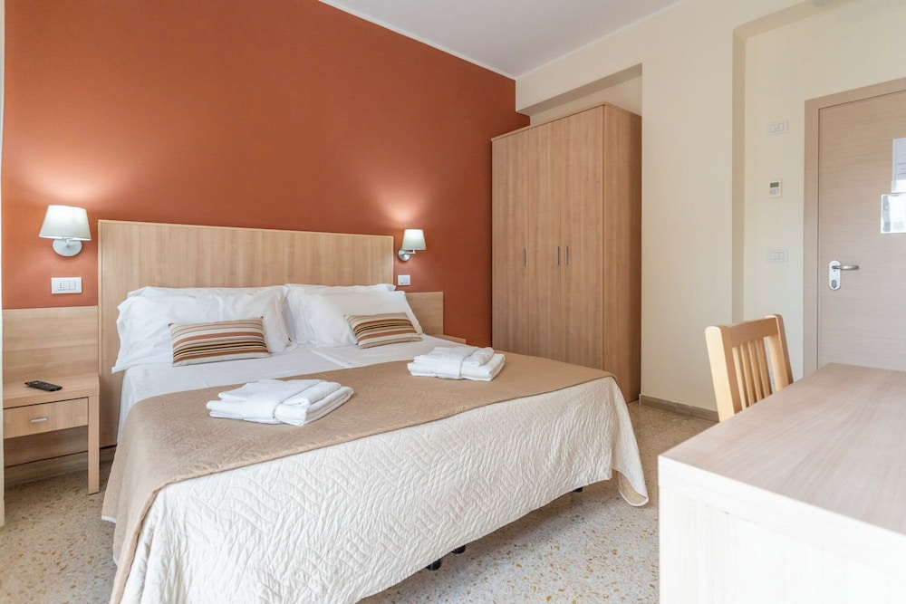 ROOM, DOUBLE BED, BALCONY